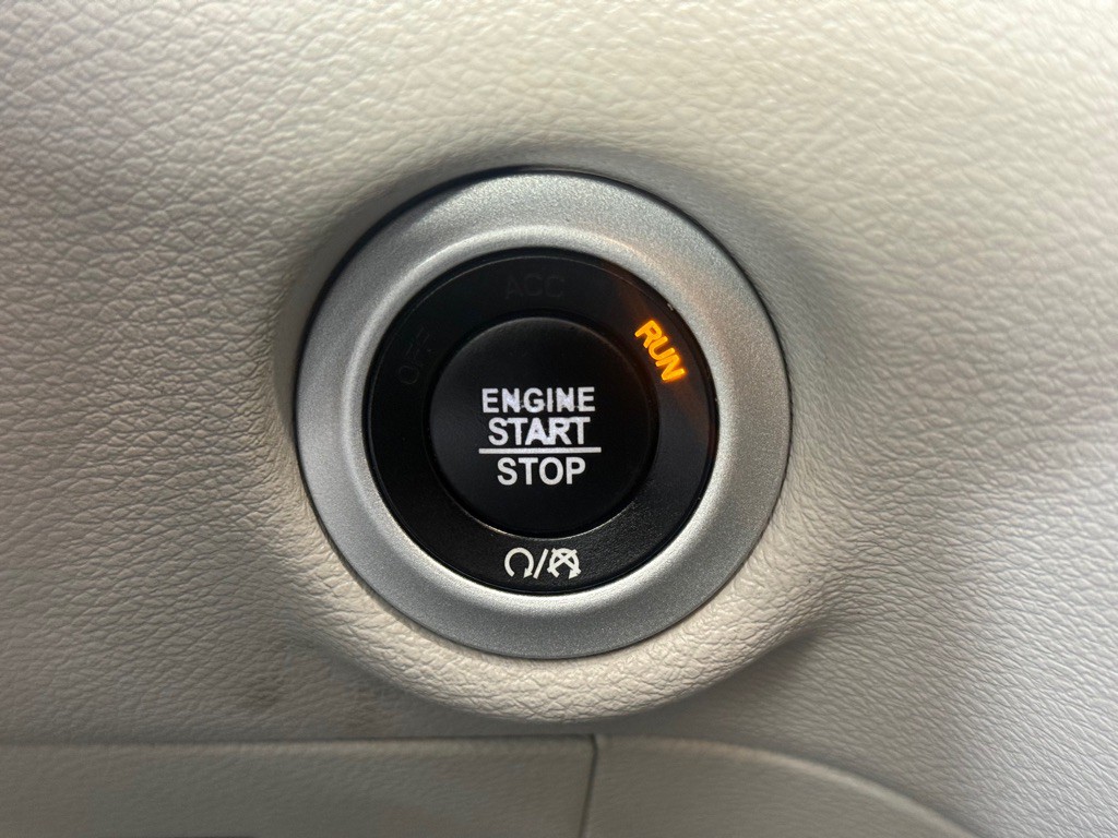 2017 Chrysler Pacifica Image 22