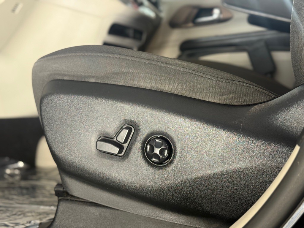 2017 Chrysler Pacifica Image 23