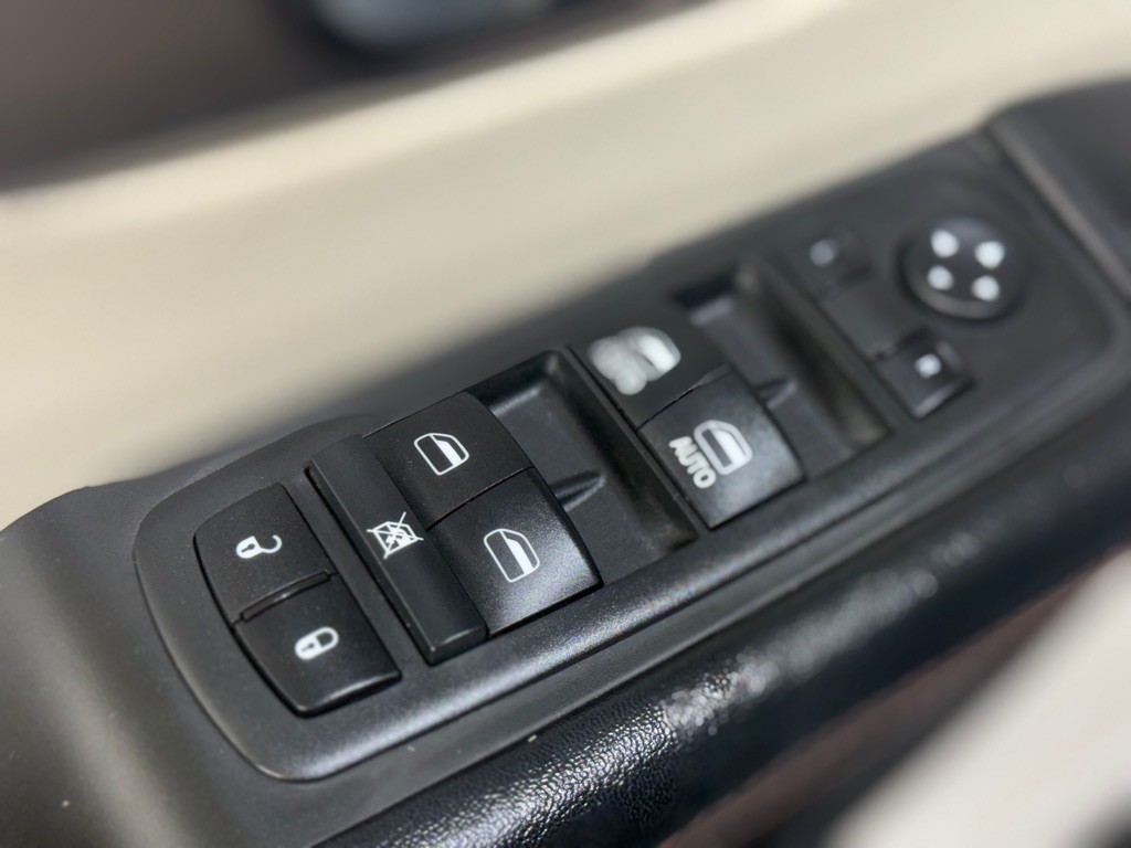 2017 Chrysler Pacifica Image 31