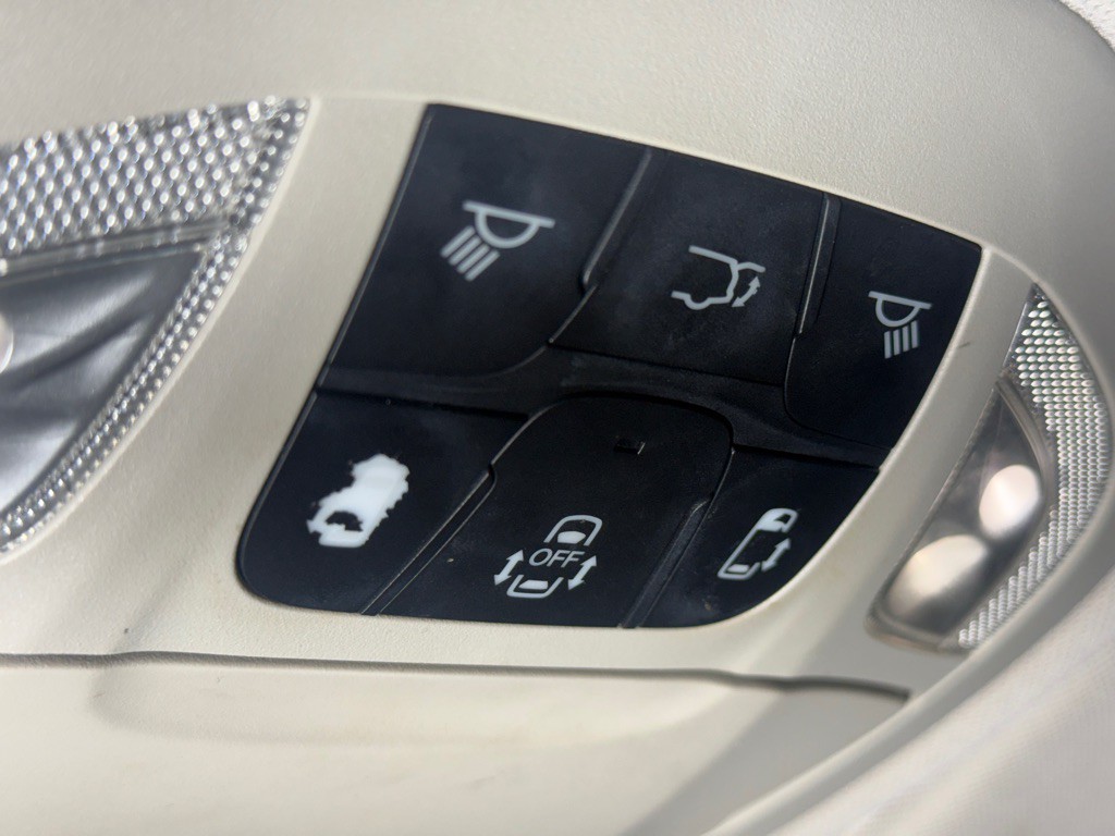 2017 Chrysler Pacifica Image 32