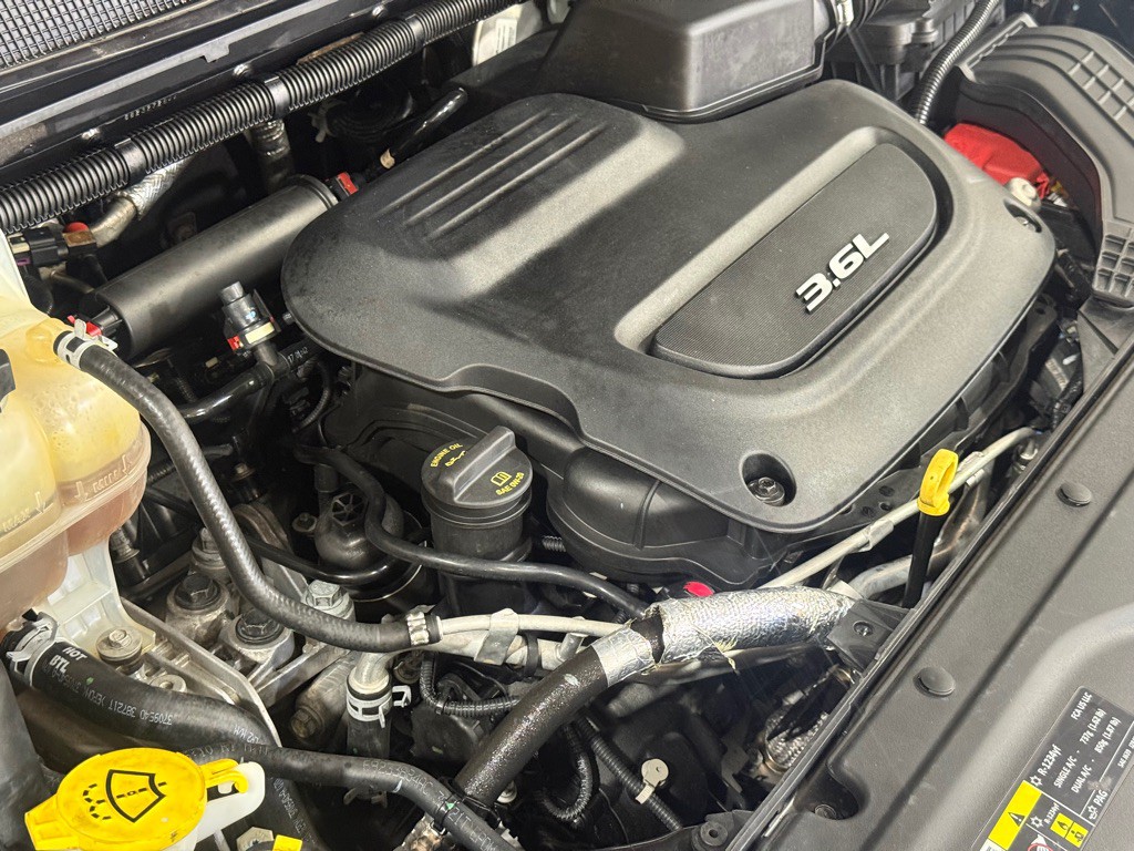 2017 Chrysler Pacifica Image 38