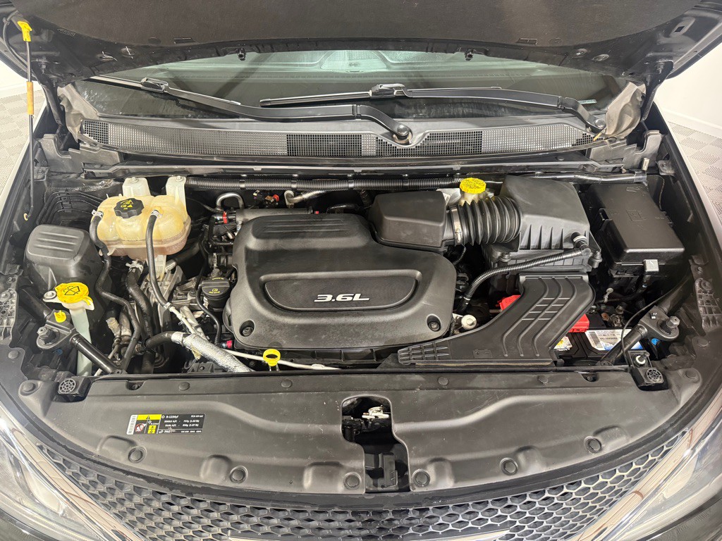 2017 Chrysler Pacifica Image 39