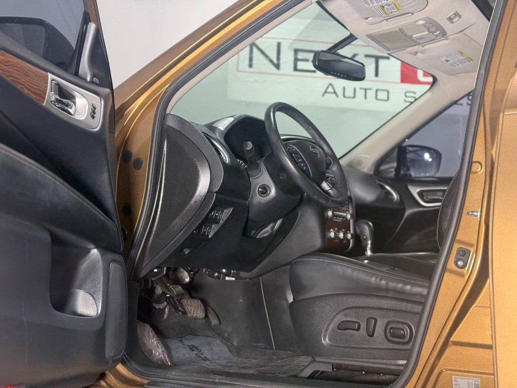 2017 Nissan Pathfinder Image 11