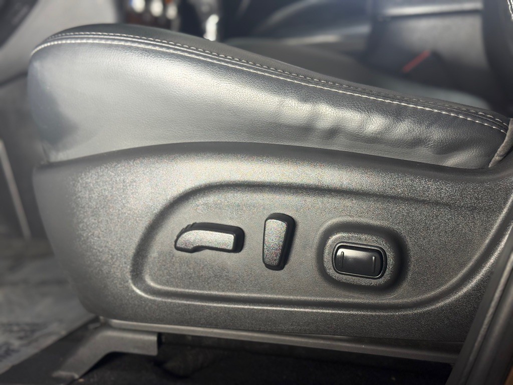2017 Nissan Pathfinder Image 30