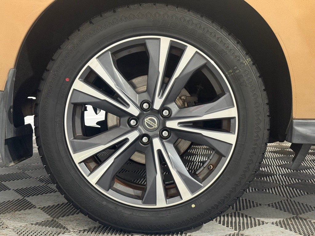 2017 Nissan Pathfinder Image 52