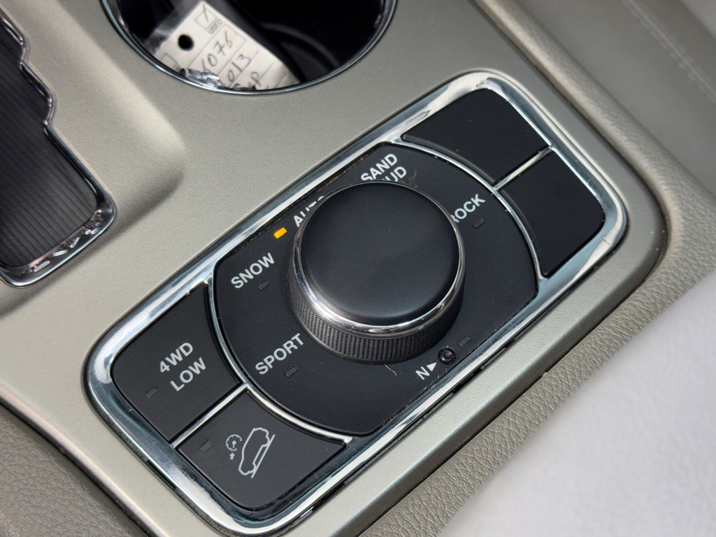 2013 Jeep Grand Cherokee Image 20