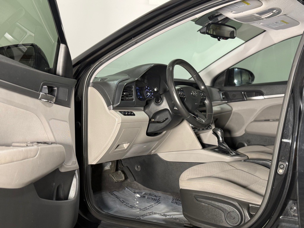 2020 Hyundai Elantra Image 11