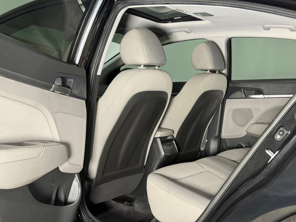 2020 Hyundai Elantra Image 12