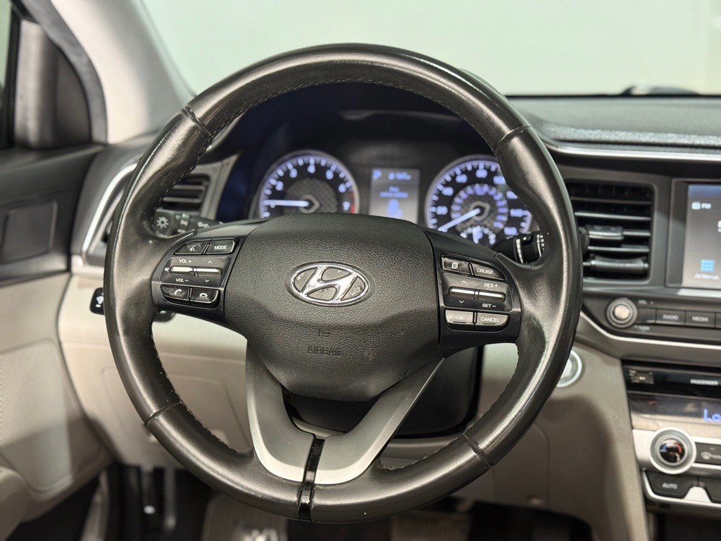 2020 Hyundai Elantra Image 15