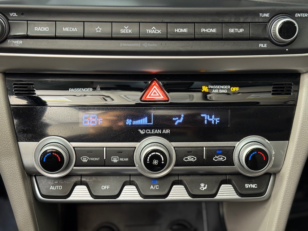2020 Hyundai Elantra Image 18