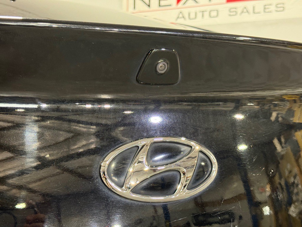 2020 Hyundai Elantra Image 36