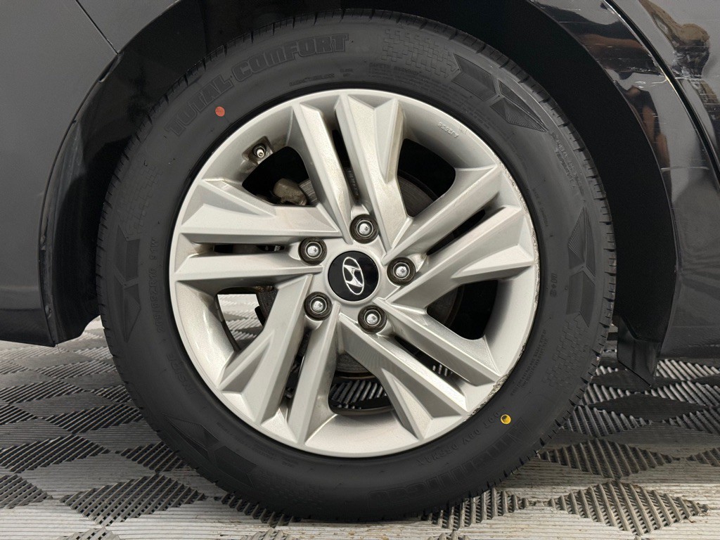 2020 Hyundai Elantra Image 42