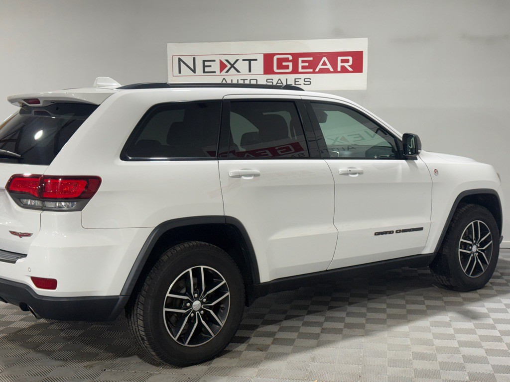 2017 Jeep Grand Cherokee Image 9