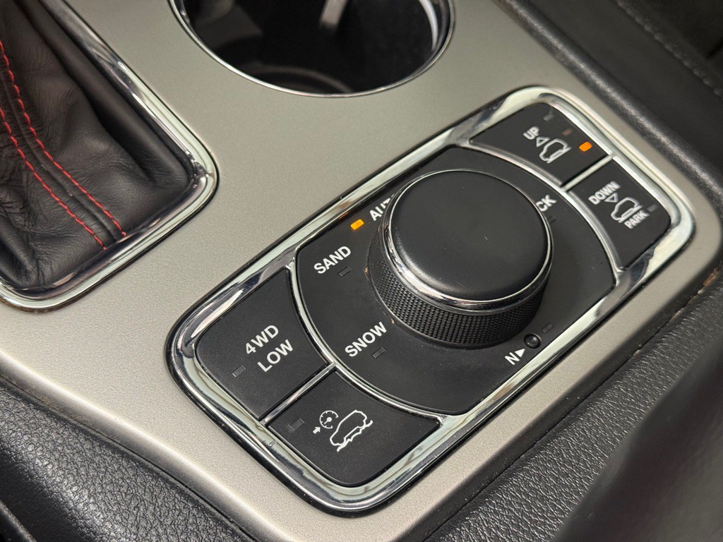 2017 Jeep Grand Cherokee Image 21