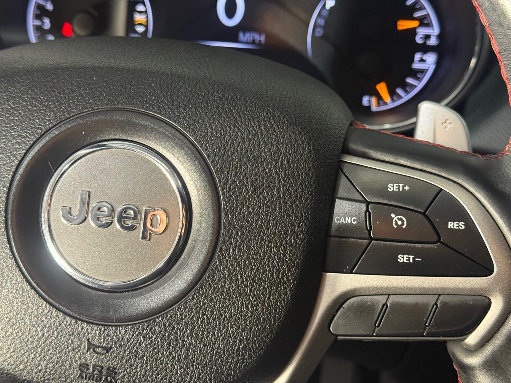 2017 Jeep Grand Cherokee Image 33