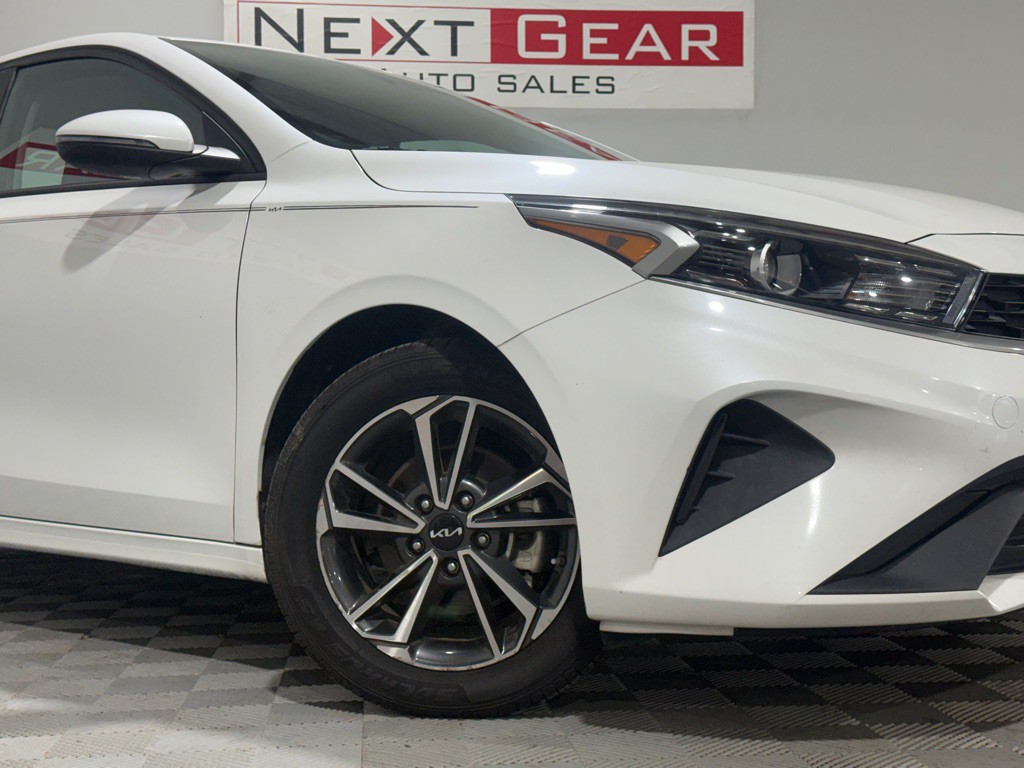 2023 Kia Forte Image 4