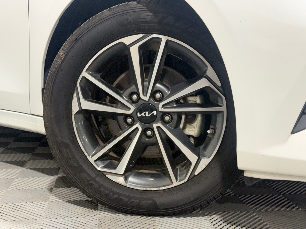 2023 Kia Forte Image 40