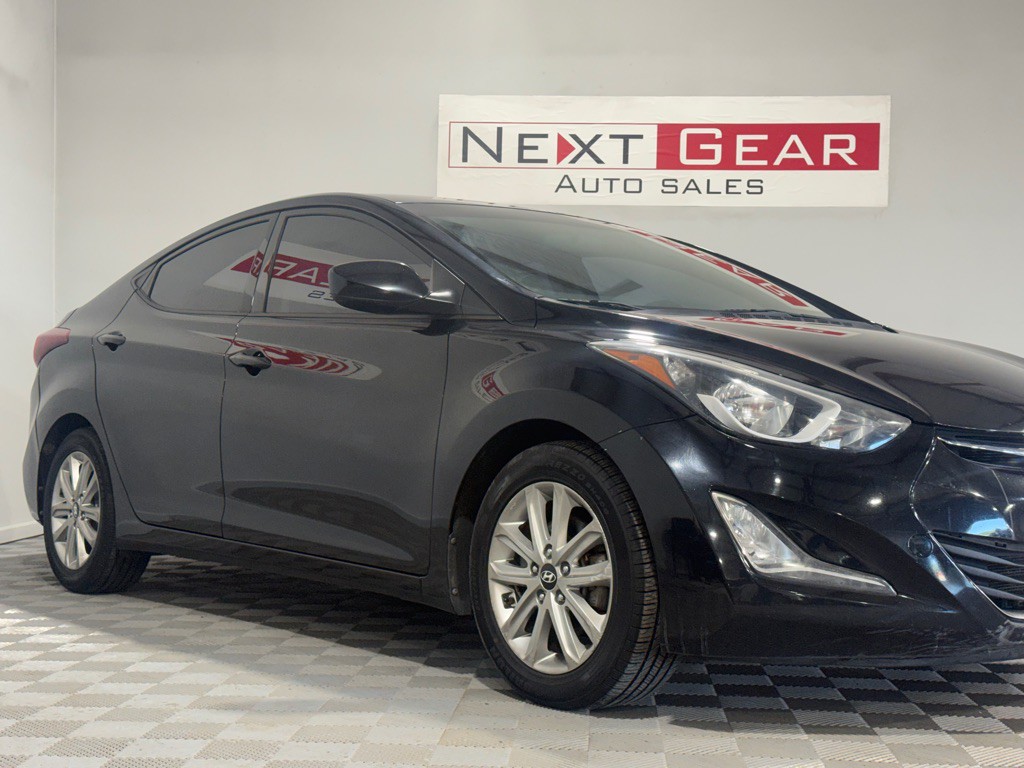 2015 Hyundai Elantra Image 2