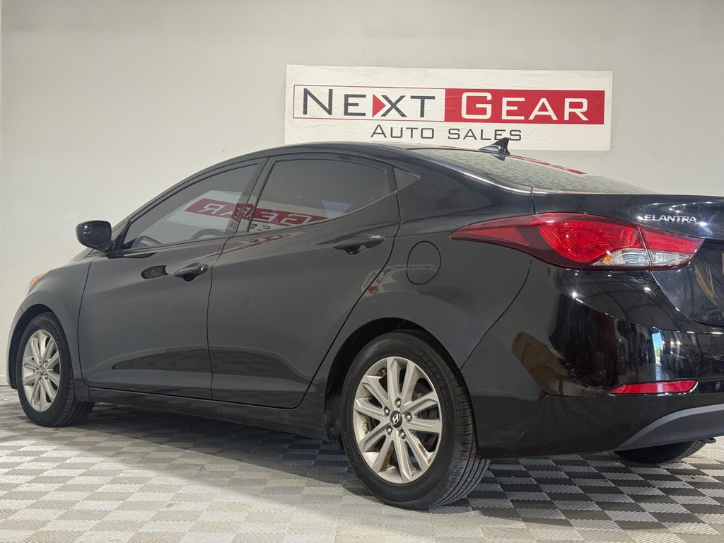 2015 Hyundai Elantra Image 7