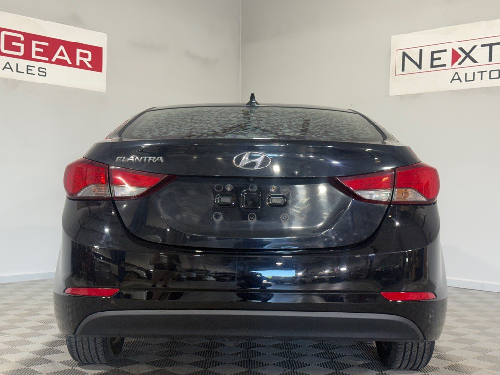 2015 Hyundai Elantra Image 8