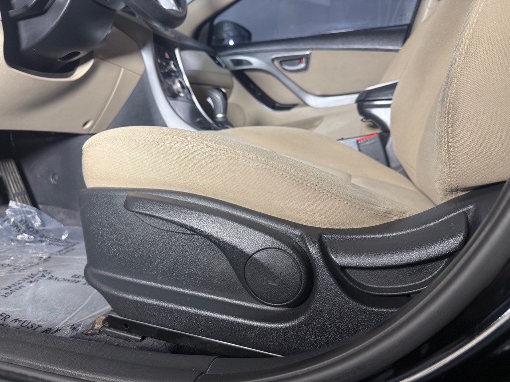 2015 Hyundai Elantra Image 20