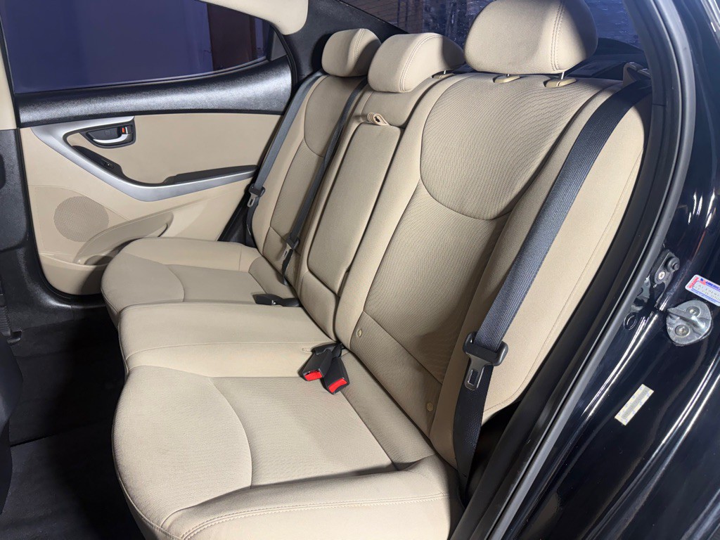 2015 Hyundai Elantra Image 22