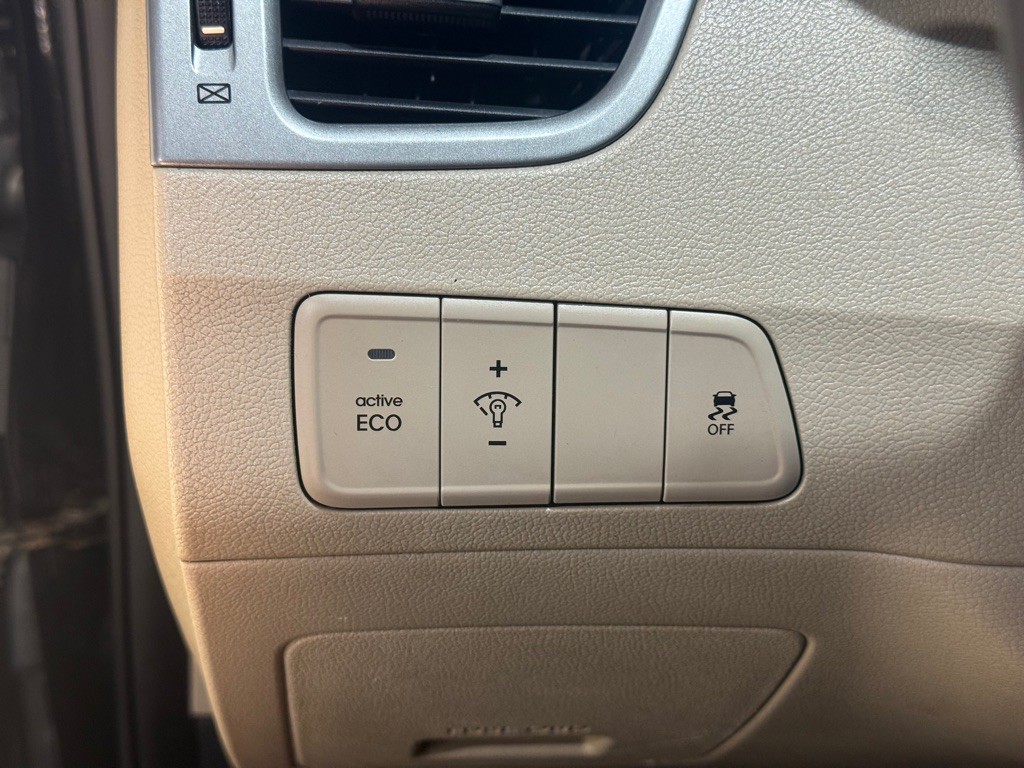 2015 Hyundai Elantra Image 27