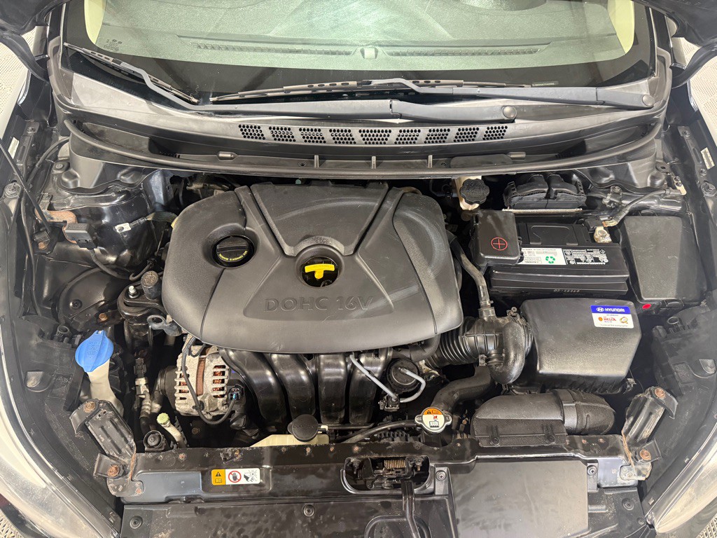 2015 Hyundai Elantra Image 30