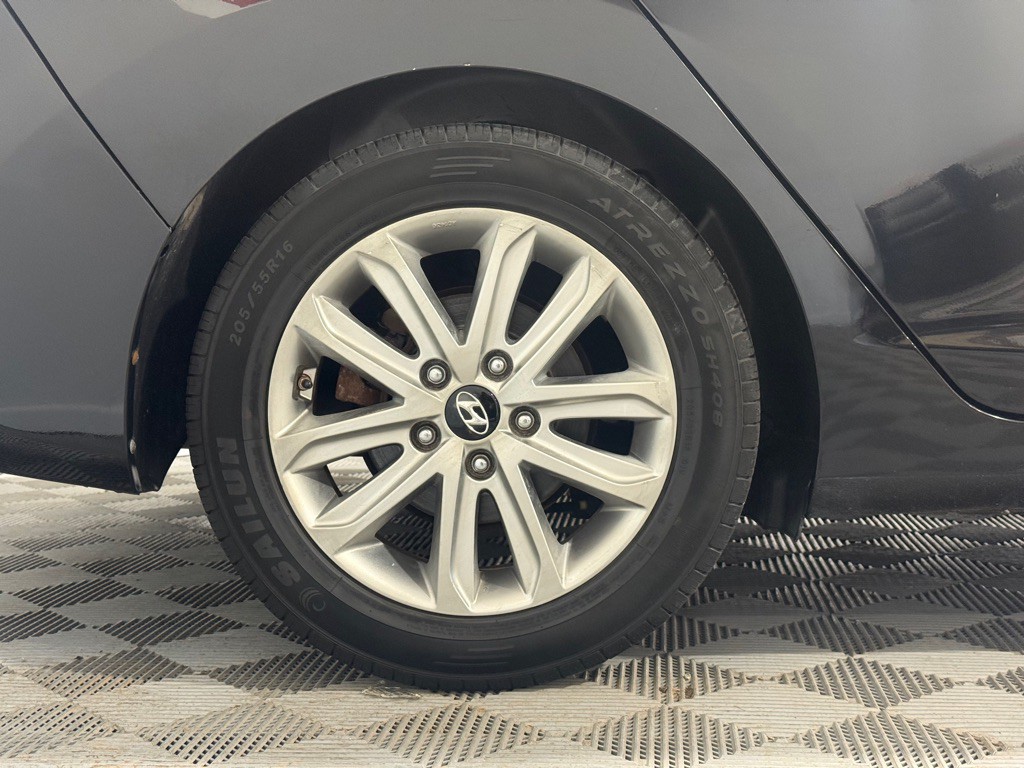 2015 Hyundai Elantra Image 33