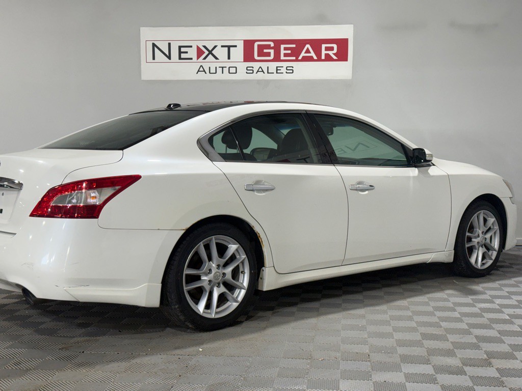 2009 Nissan Maxima Image 9
