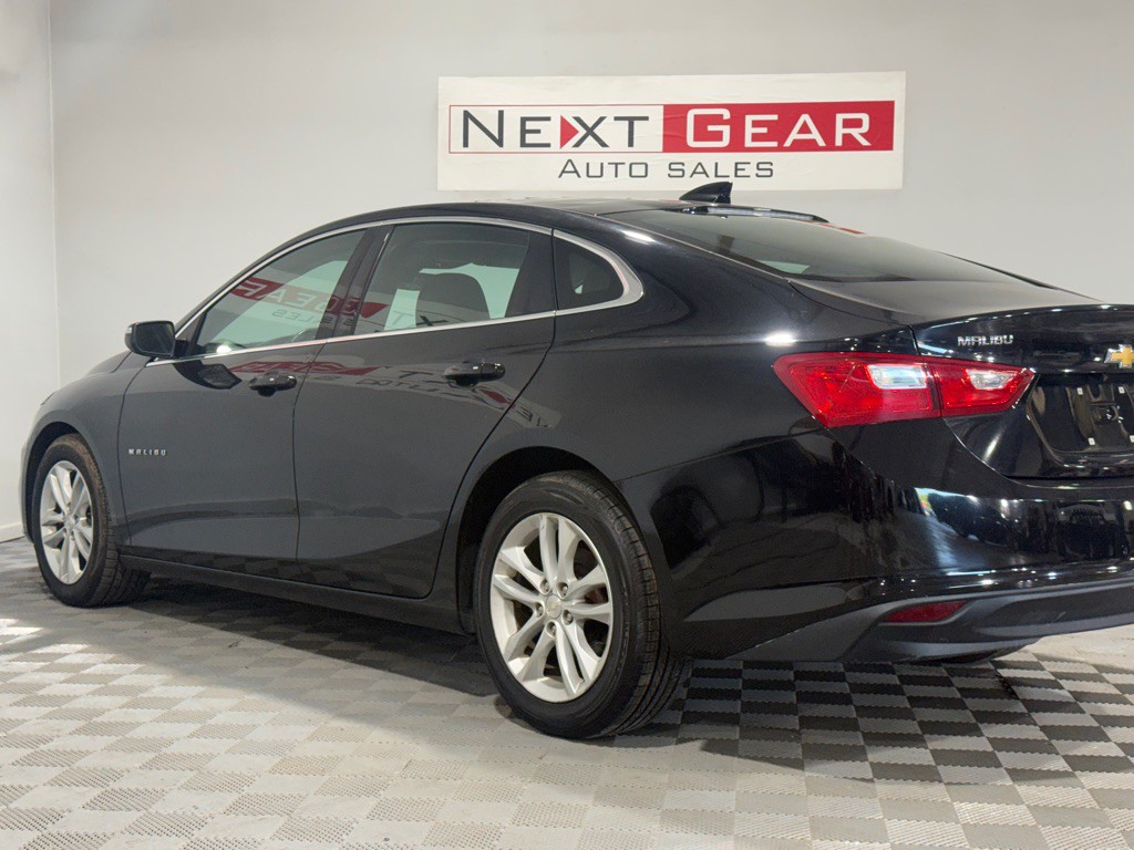 2017 Chevrolet Malibu Image 6