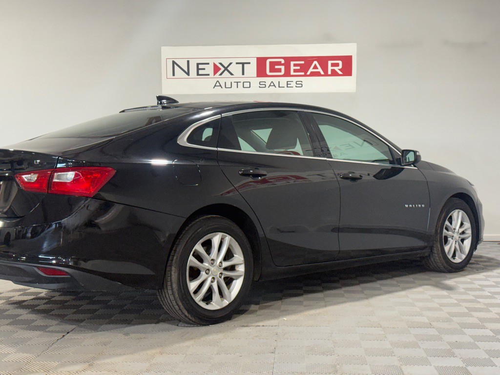2017 Chevrolet Malibu Image 9