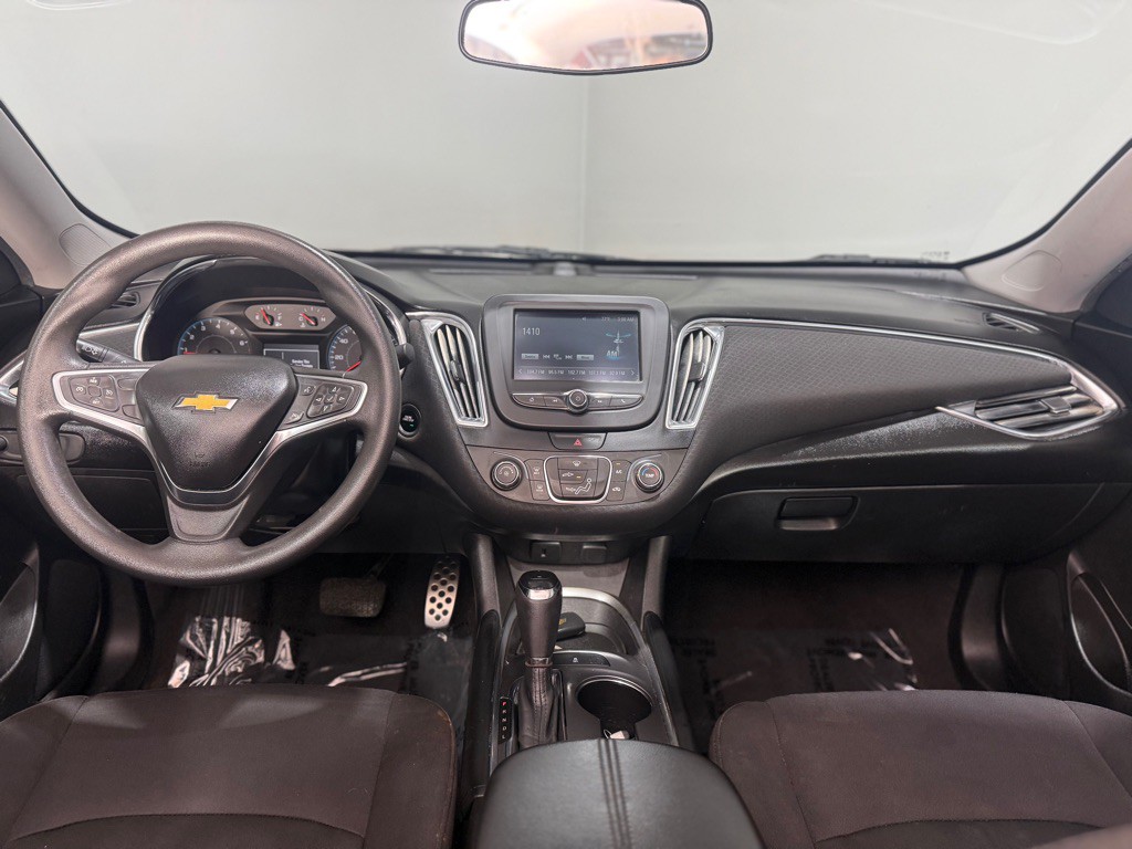 2017 Chevrolet Malibu Image 12