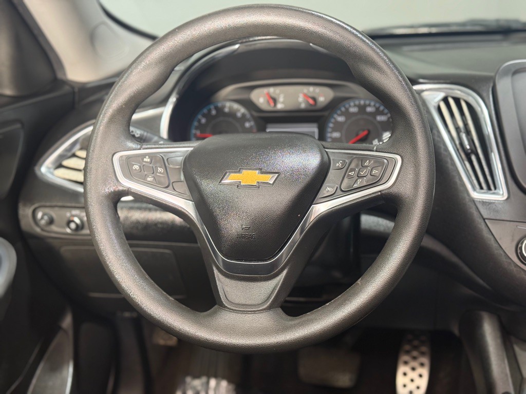 2017 Chevrolet Malibu Image 14