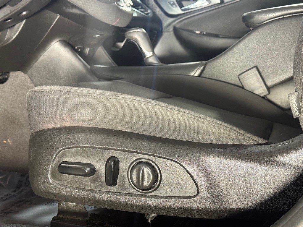 2017 Chevrolet Malibu Image 22