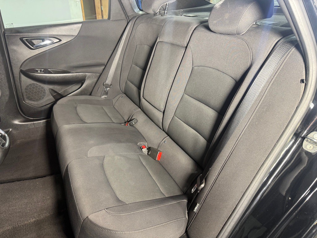 2017 Chevrolet Malibu Image 24
