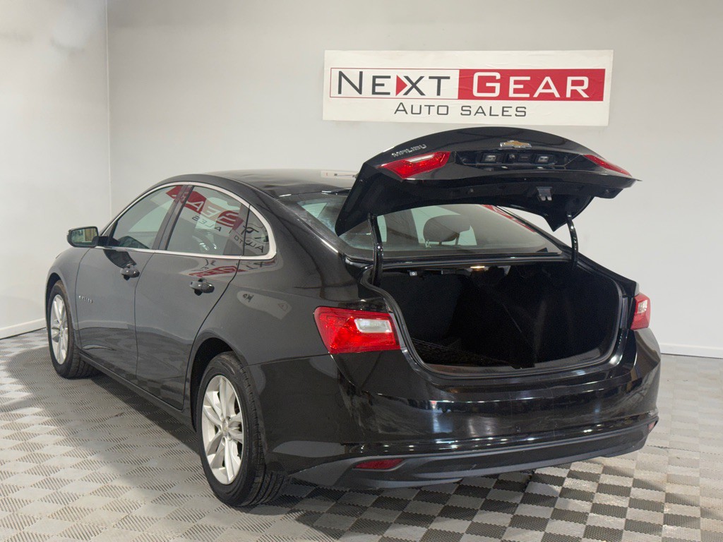 2017 Chevrolet Malibu Image 31