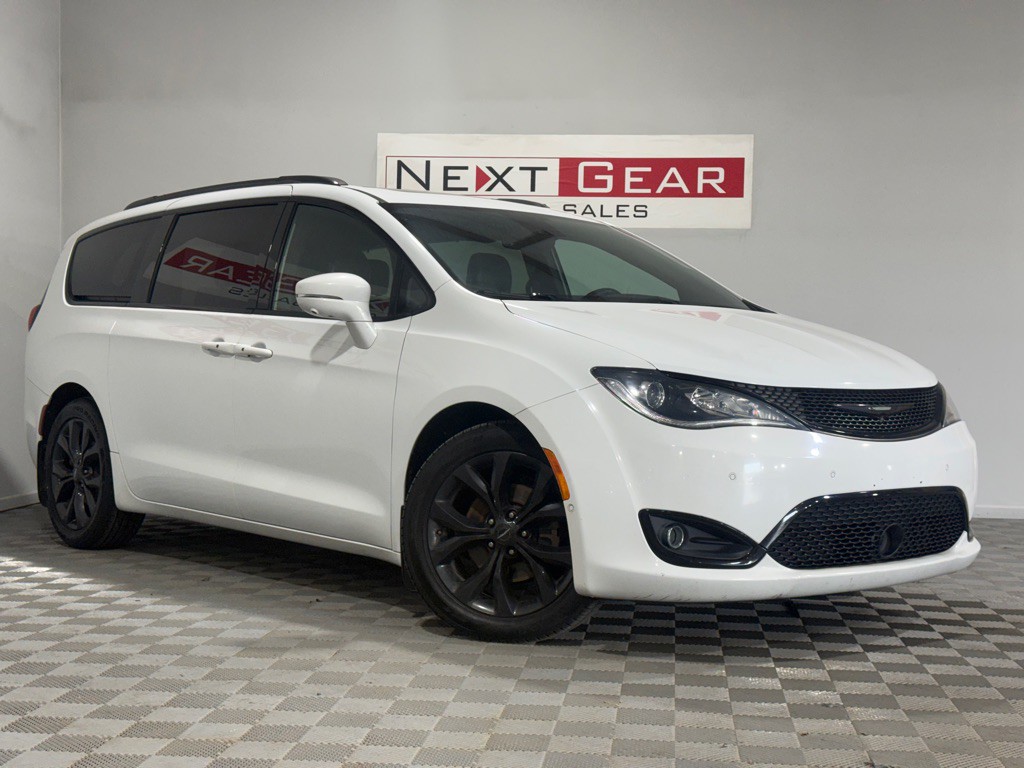 2019 Chrysler Pacifica Image 1