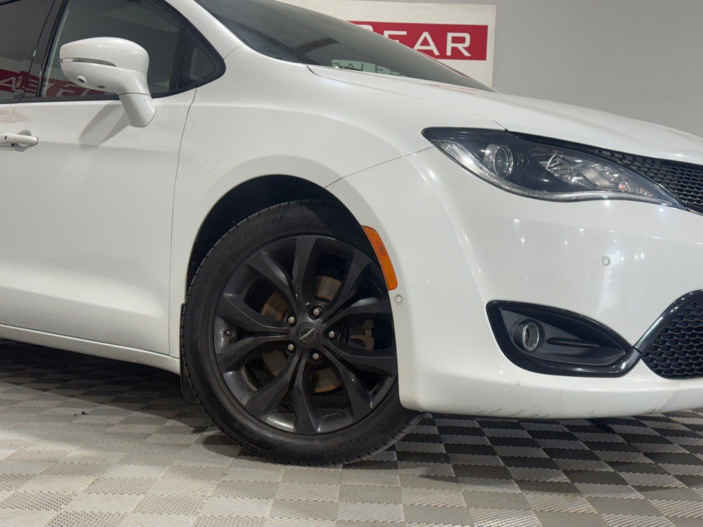 2019 Chrysler Pacifica Image 5