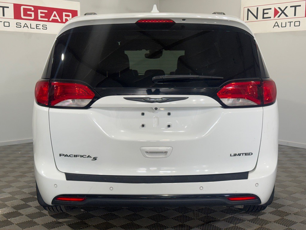 2019 Chrysler Pacifica Image 8