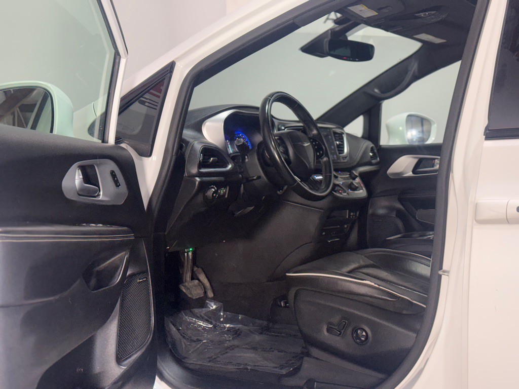2019 Chrysler Pacifica Image 10