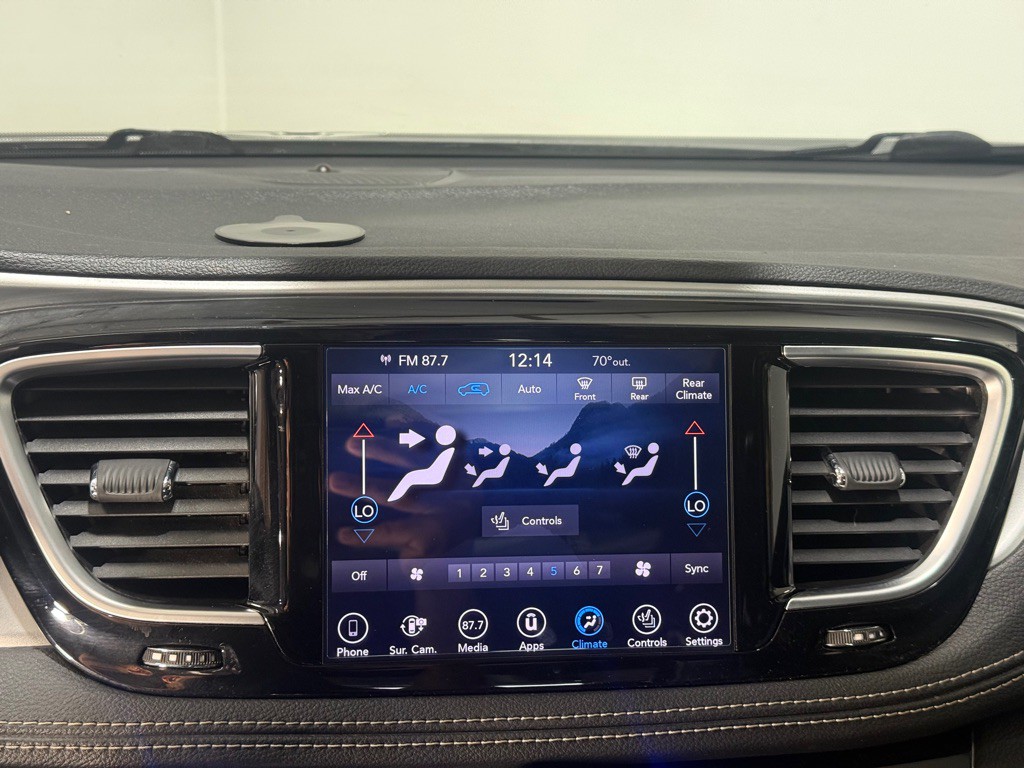 2019 Chrysler Pacifica Image 16
