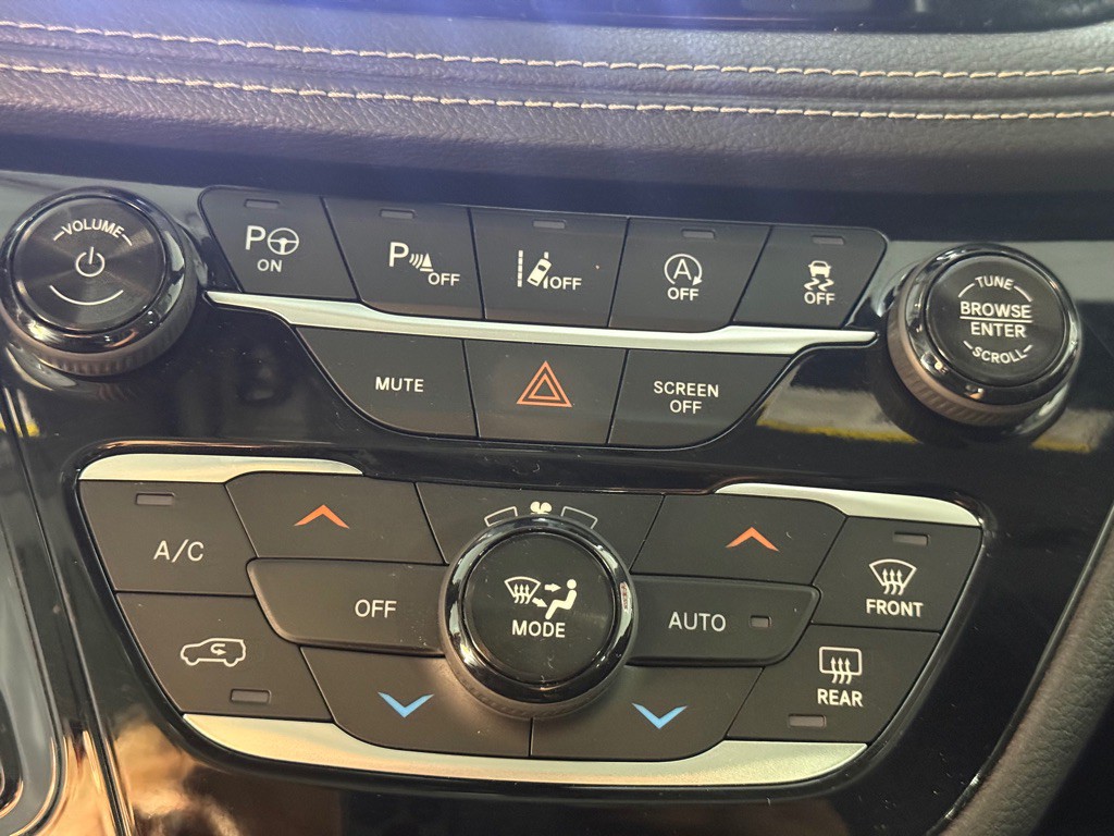 2019 Chrysler Pacifica Image 17