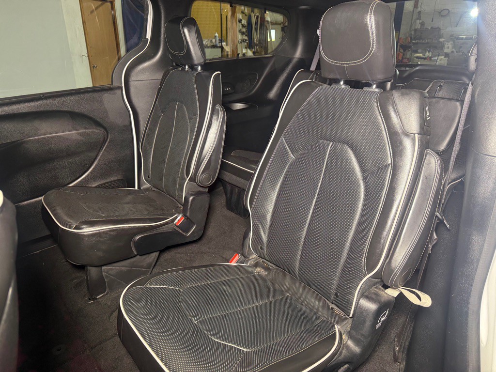 2019 Chrysler Pacifica Image 28