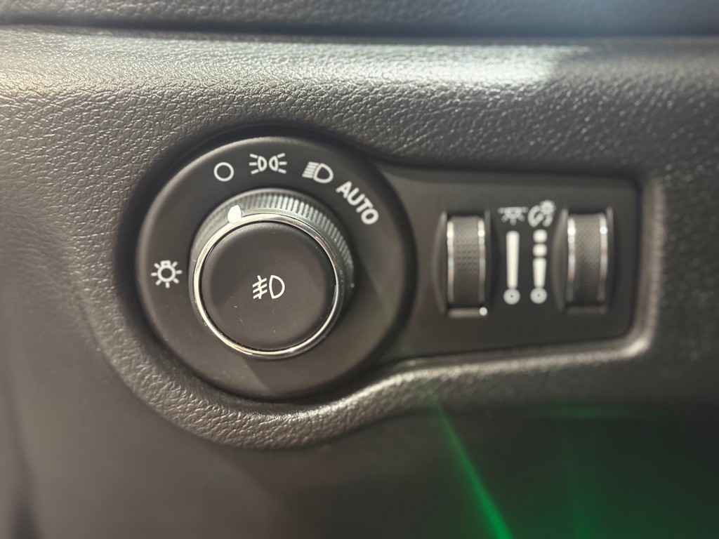 2019 Chrysler Pacifica Image 38