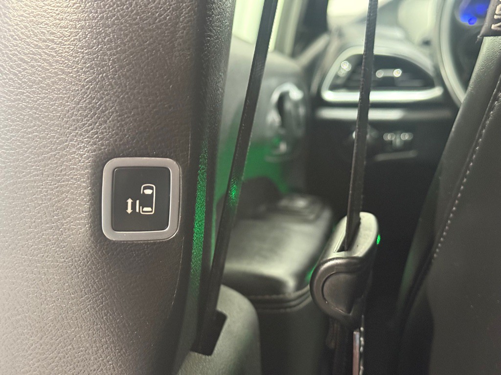 2019 Chrysler Pacifica Image 44