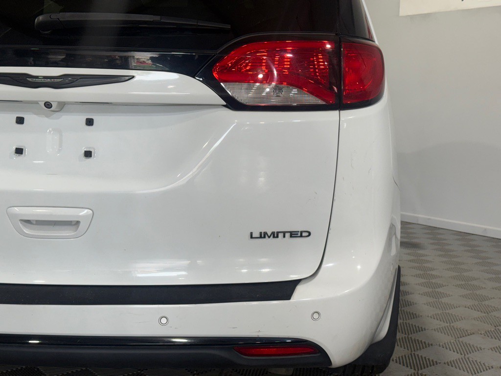 2019 Chrysler Pacifica Image 47