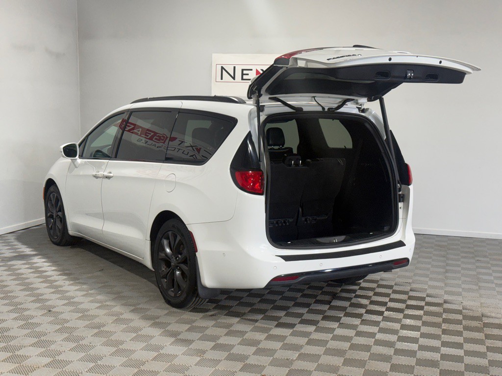 2019 Chrysler Pacifica Image 48