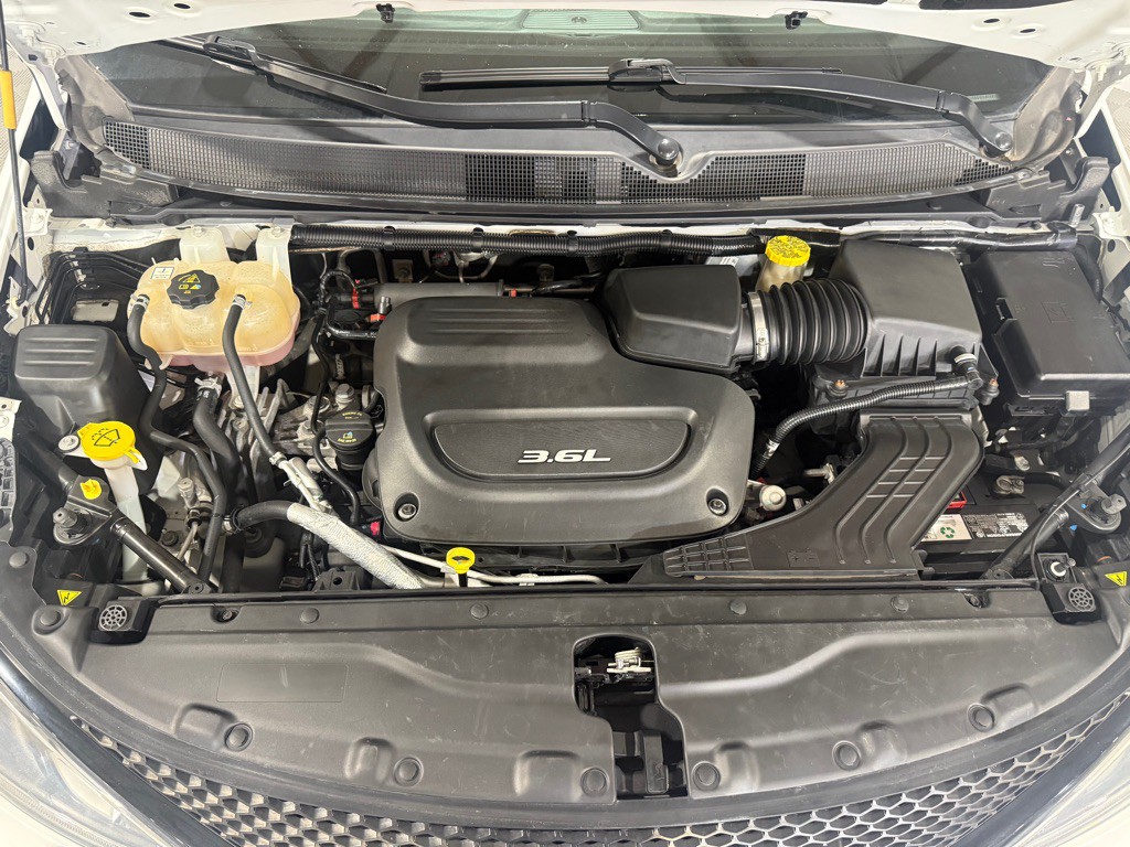 2019 Chrysler Pacifica Image 52