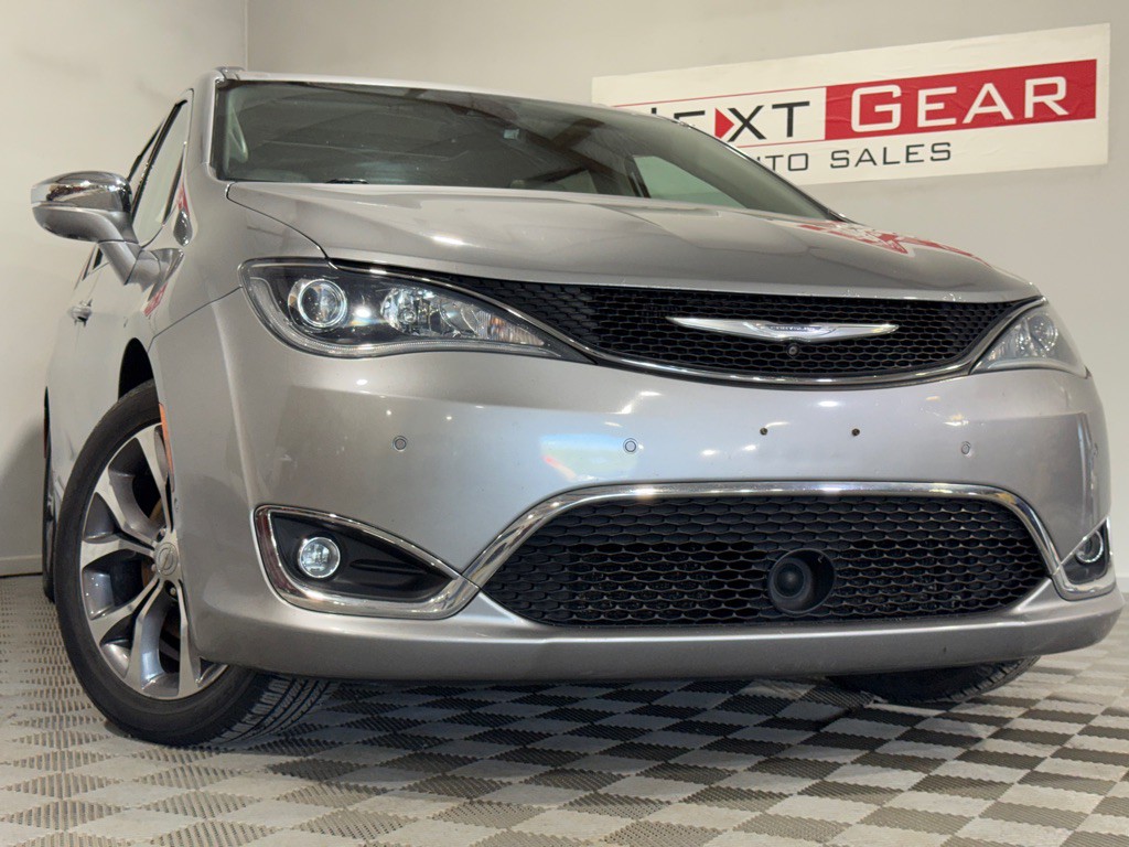 2017 Chrysler Pacifica Image 4